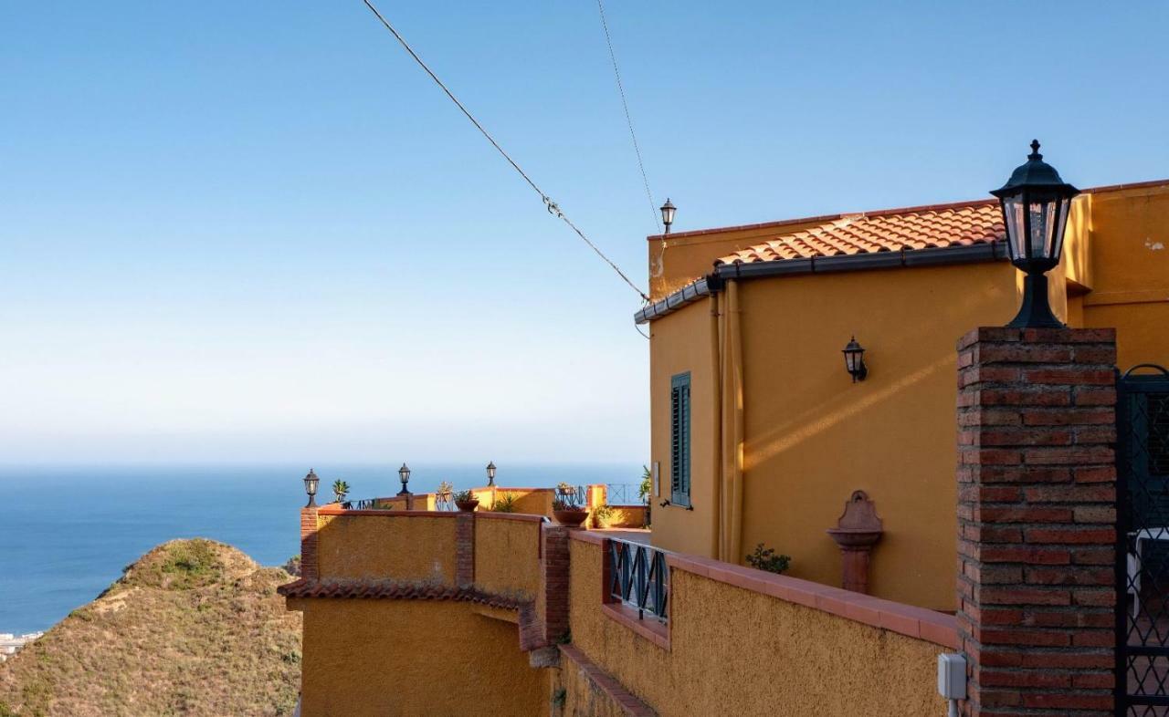 Marachia Apartment Savoca Eksteriør bilde